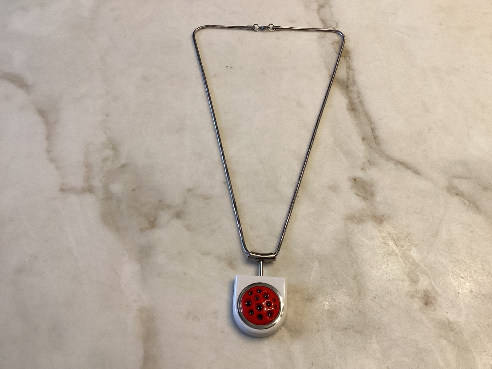 Bakelieten Hanger/UREUM KETTING 60cm UNICAAT!€175,00, Sieraden, Tassen en Uiterlijk, Kettingen, Ophalen, Zo goed als nieuw, Overige materialen