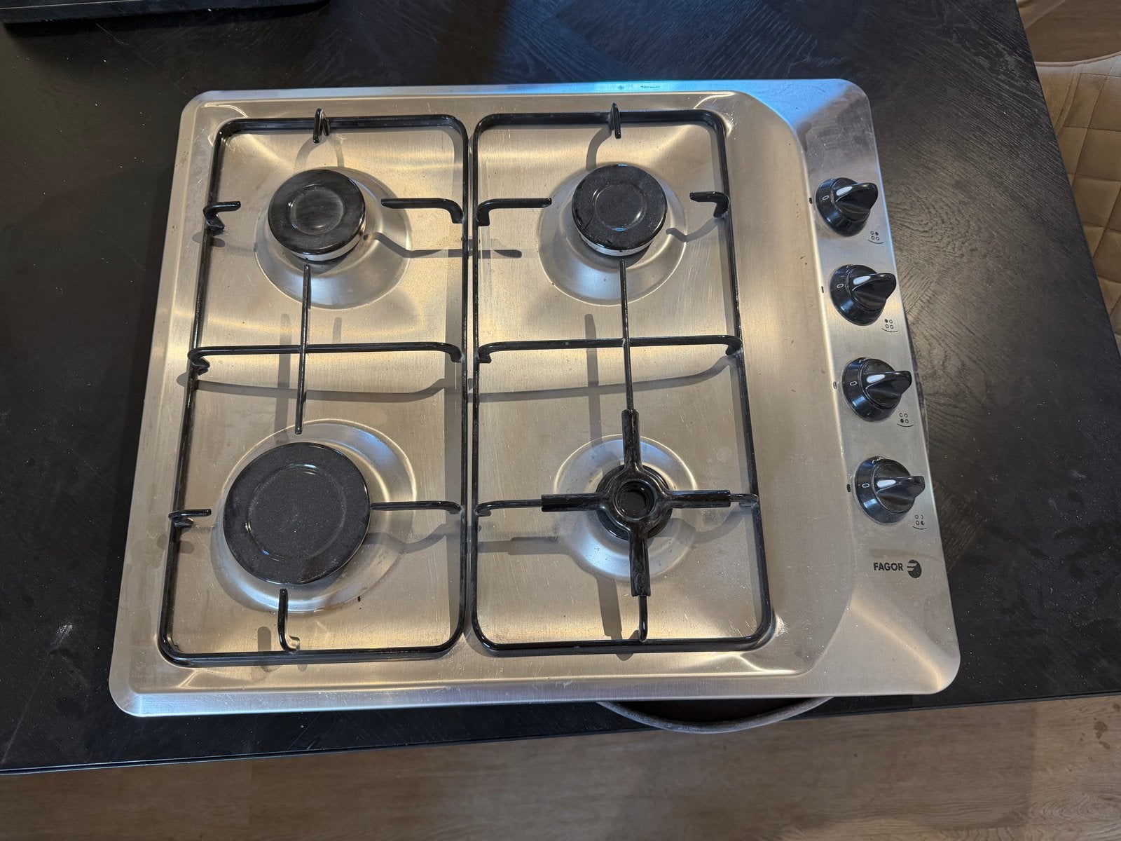 Fagor 4-pits gasfornuis met elektrische ontsteking, Ophalen, 4 kookzones, Zo goed als nieuw, Gas