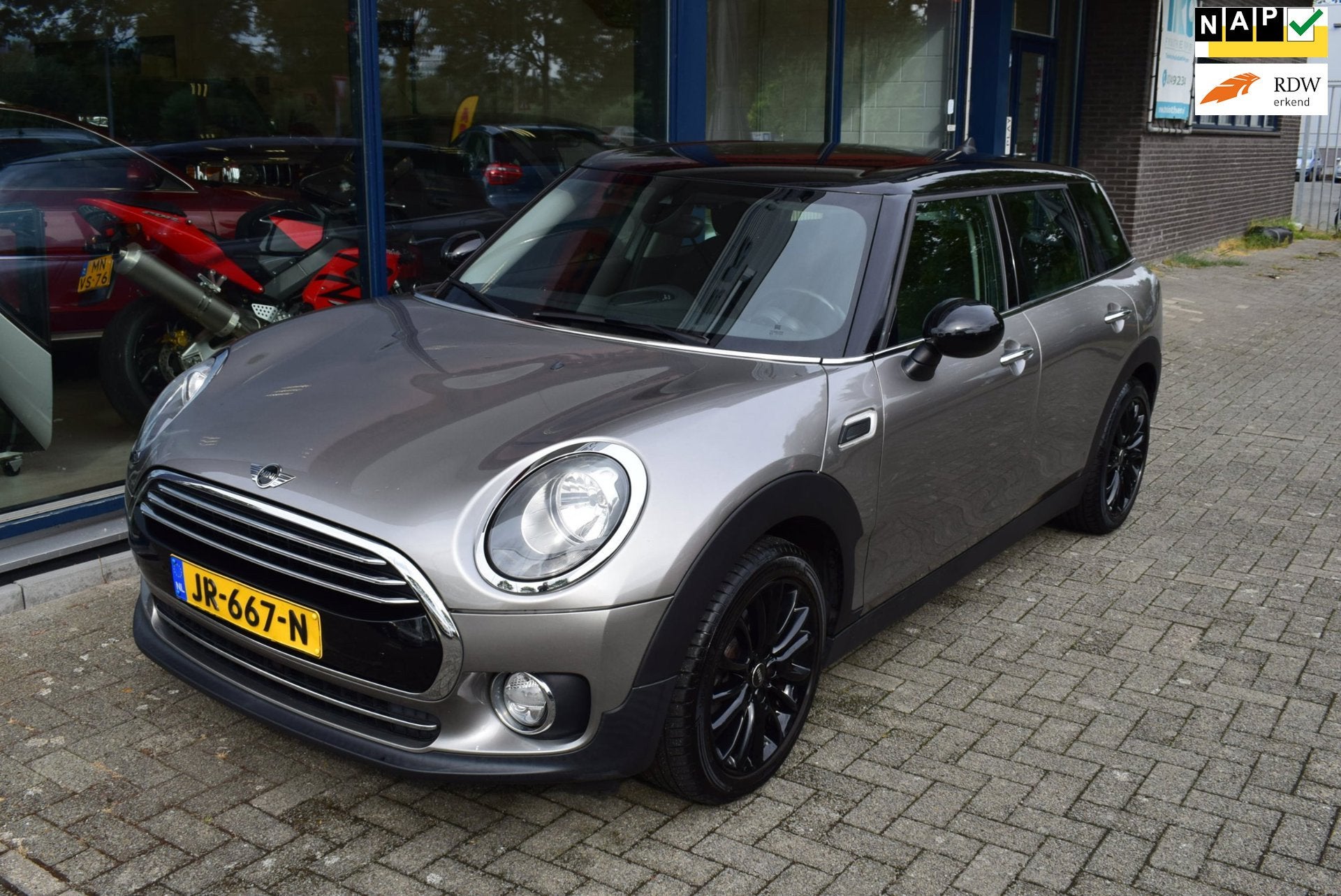 Mini Clubman 1.5 Cooper Business // Climate control, lichtme, Auto's, Voorwielaandrijving, Gebruikt, Origineel Nederlands, Handgeschakeld