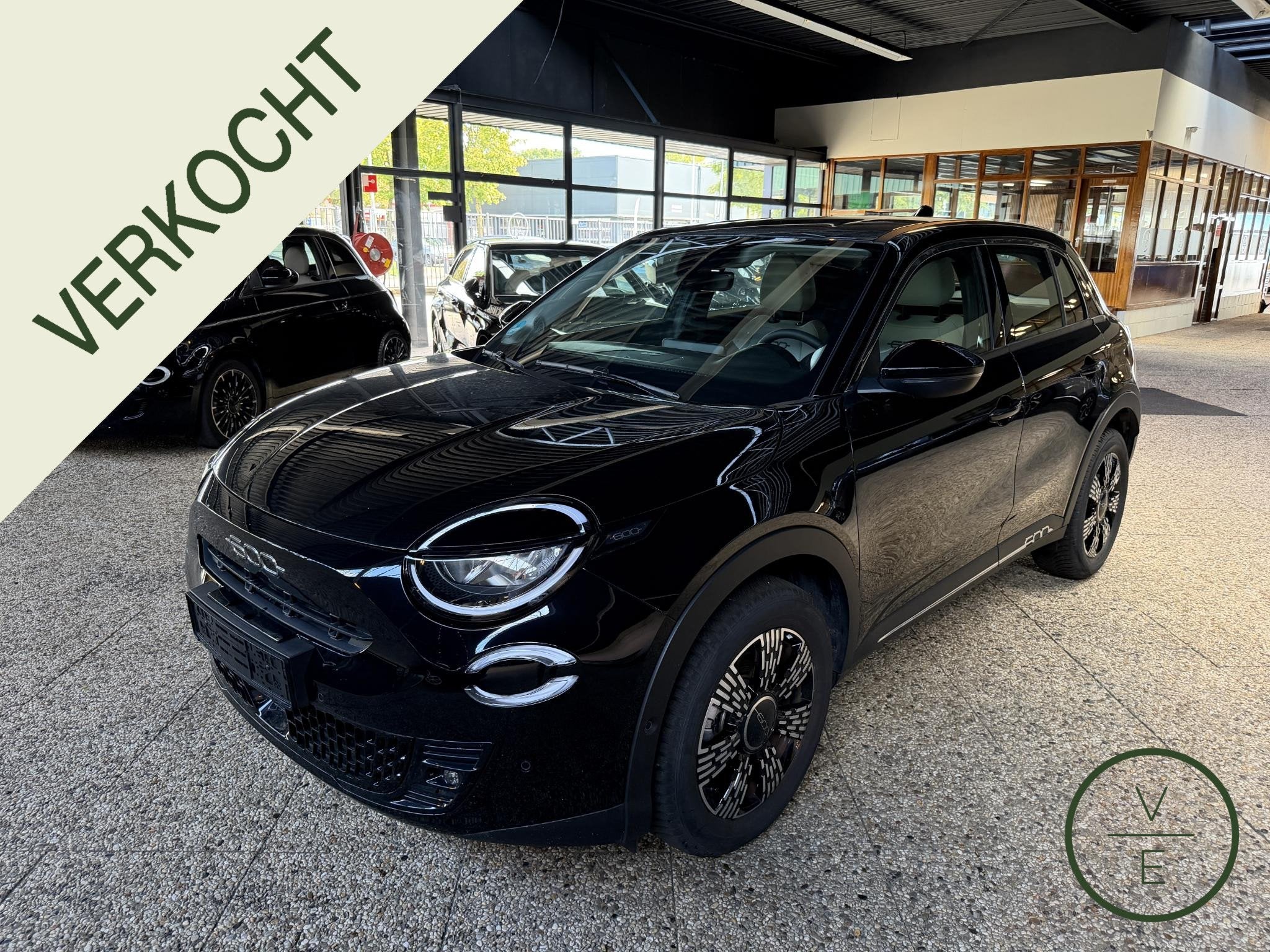 Fiat 600 1.2 Hybrid Urban | LED | 360 Camera | CarPlay | BTW, Auto's, Gebruikt, 1199 cc, Zwart, Bedrijf