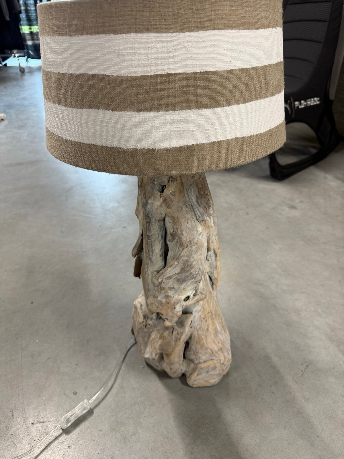 Prachtige houten lampvoet met Rivera Maison lampenkap, Ophalen, Gebruikt