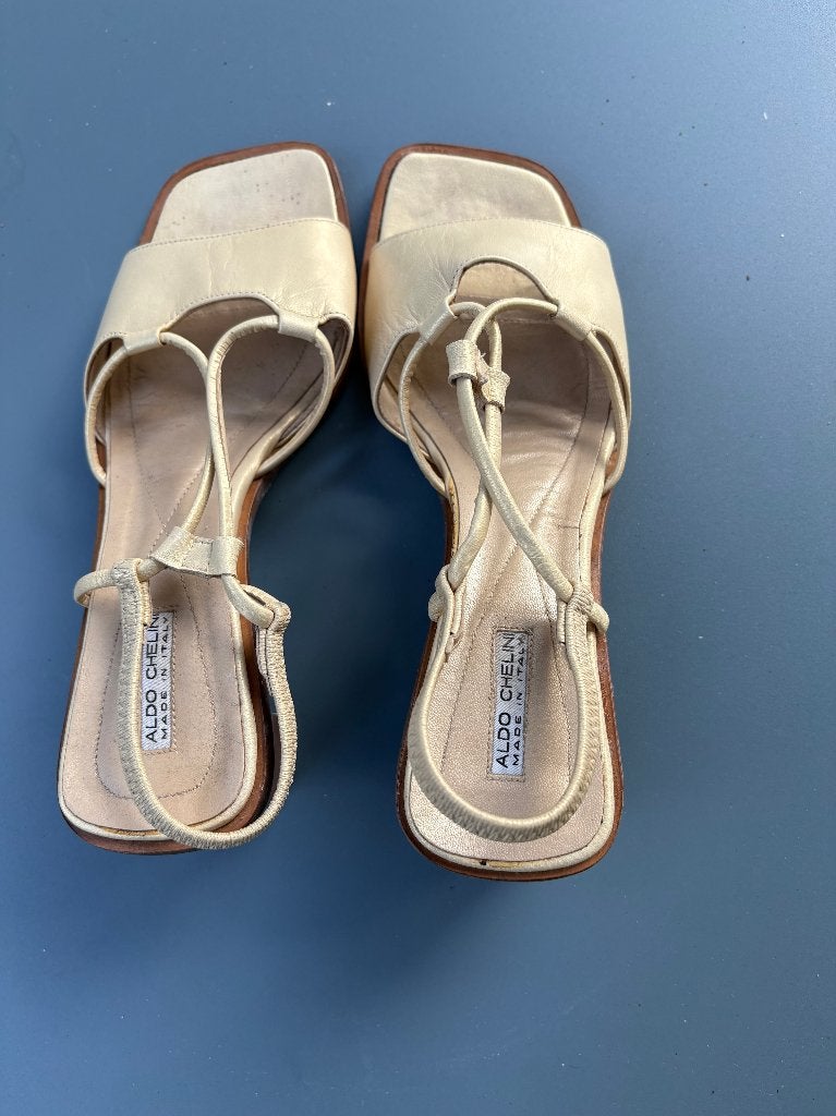 Beige Aldo Chelin sandalen, Ophalen of Verzenden, Zo goed als nieuw, Beige, Sandalen of Muiltjes