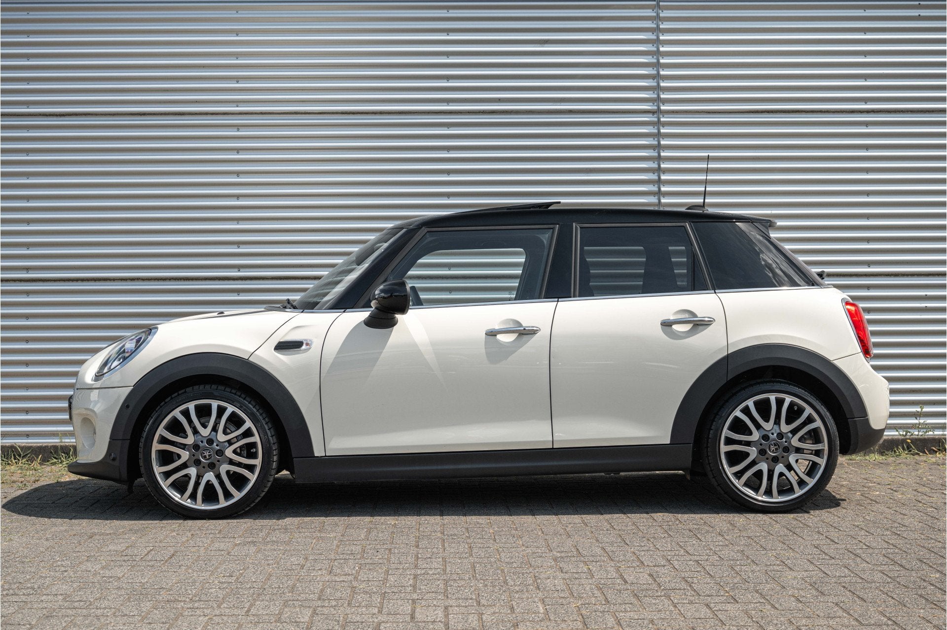 MINI Hatchback Cooper Chili Automaat / Panoramadak / Comfort, Gebruikt, Met garantie (alle), Wit, Bedrijf