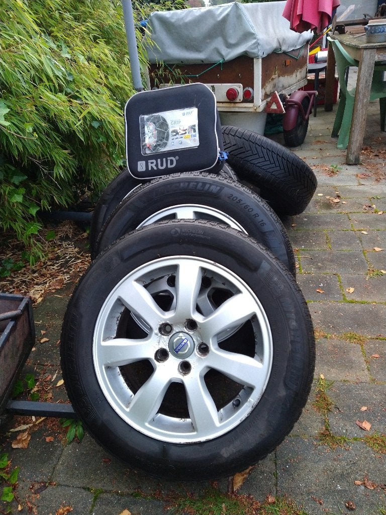 Michelin Alpin 6 Volvo Norden + res.wiel + sneeuwkettingen, Gebruikt, 16 inch, Band(en), Personenwagen