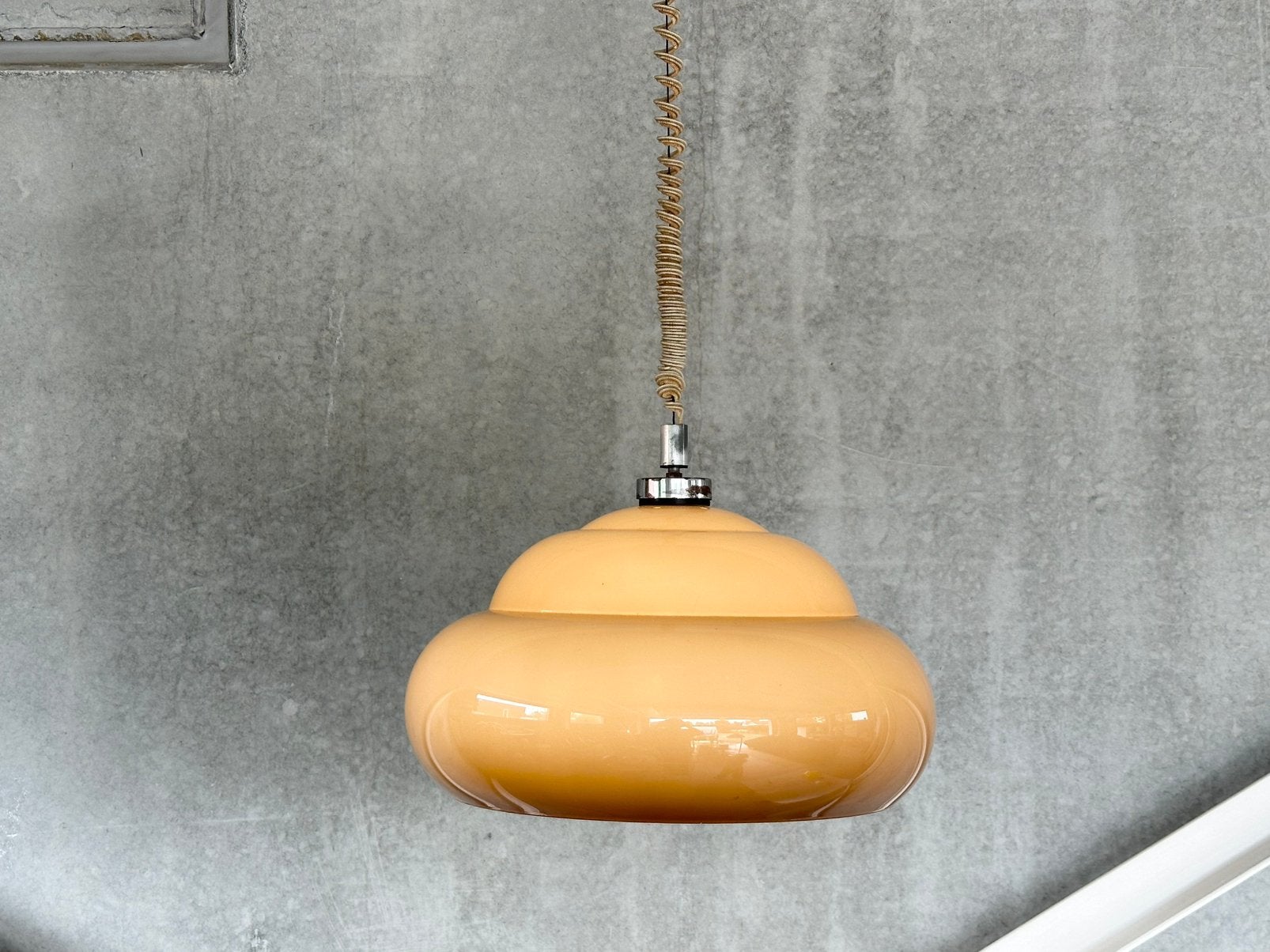 Vintage space-age hanglamp, Ophalen