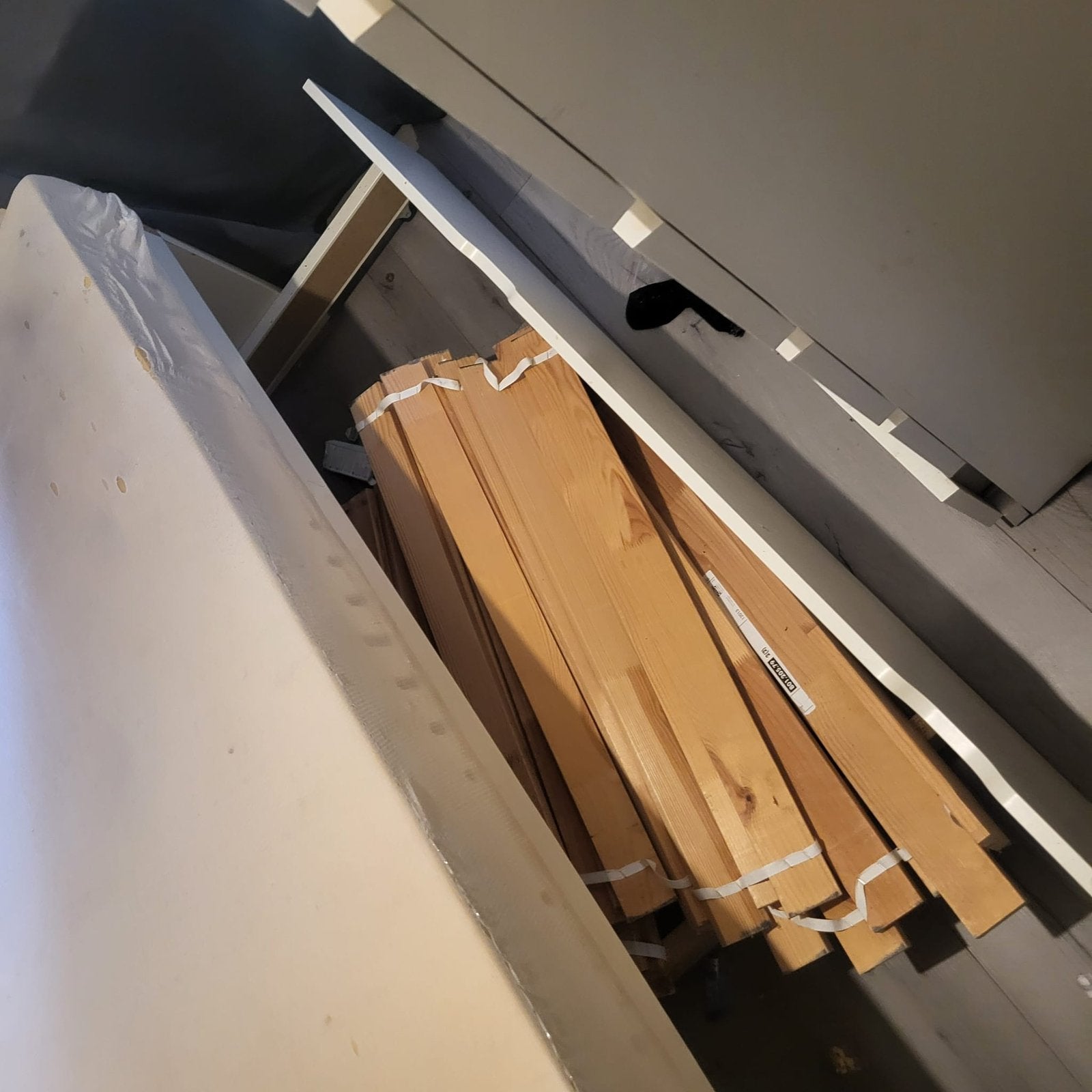 Te koop: Eenpersoonsbed met opberglade + matras, Gebruikt, 90 cm, Eenpersoons, Wit