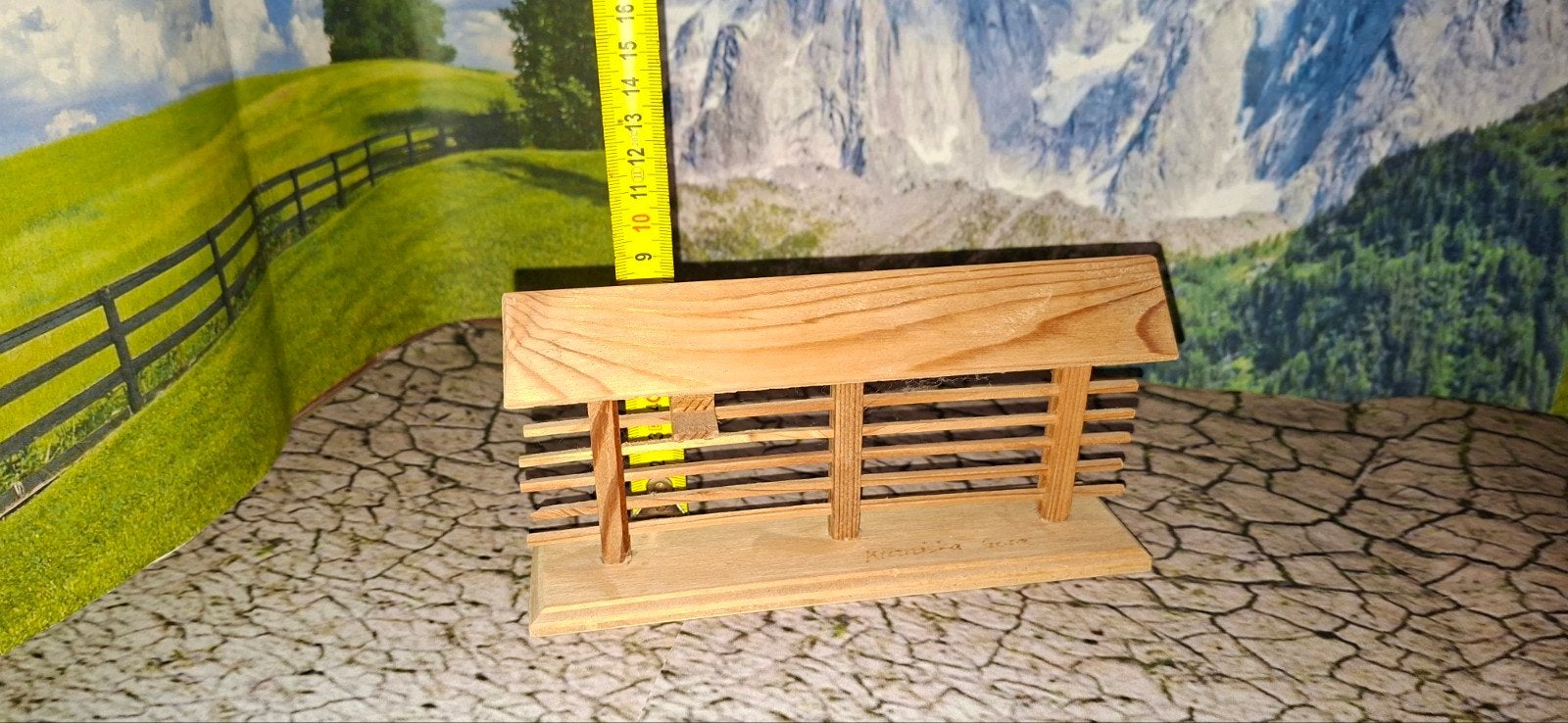 Houten miniatuur gras droogrek- Handgemaakt decoratie, Ophalen of Verzenden, Zo goed als nieuw