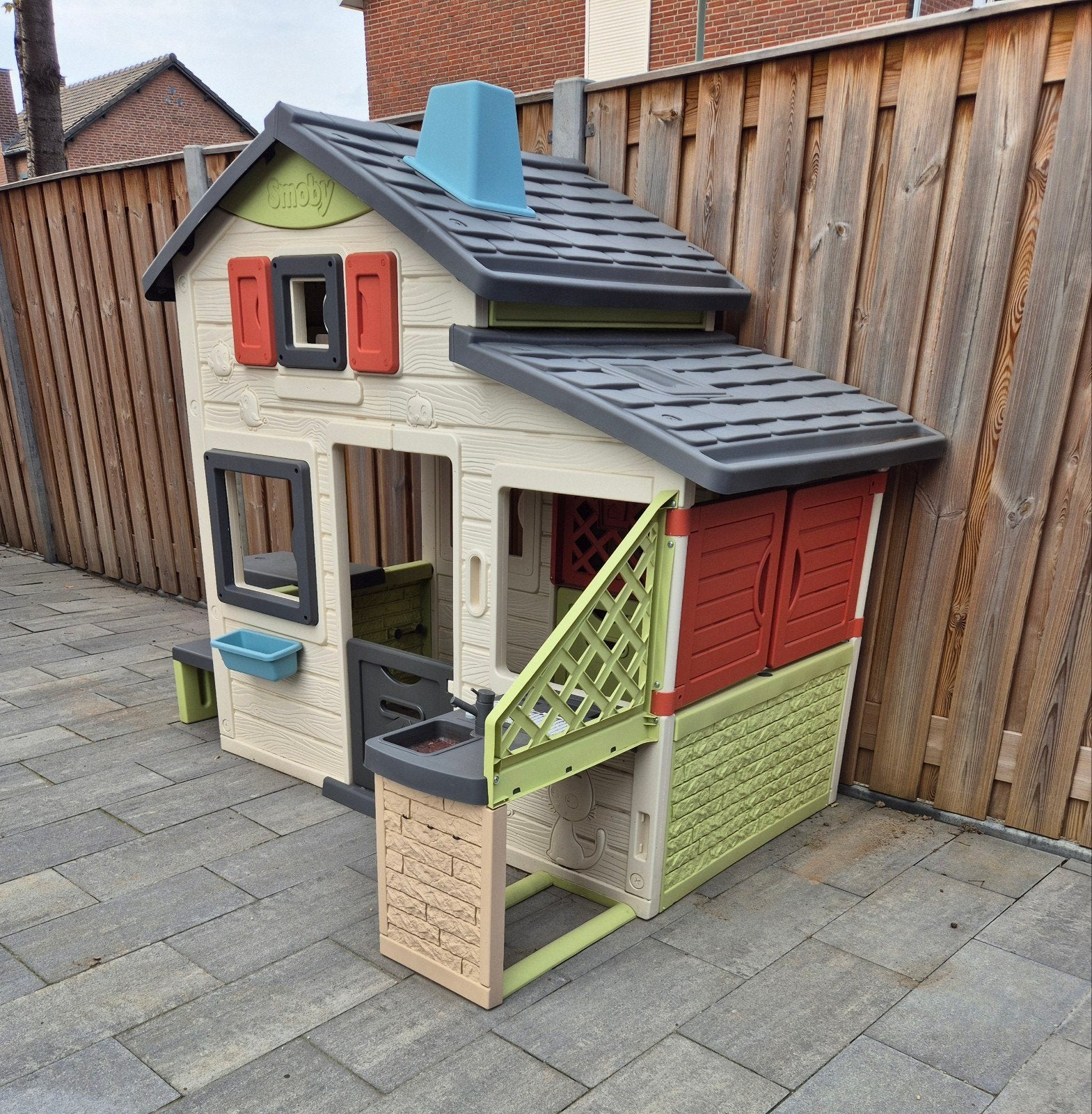 Smoby Speelhuisje met keuken en picknicktafel, Ophalen of Verzenden, Zo goed als nieuw, Kunststof