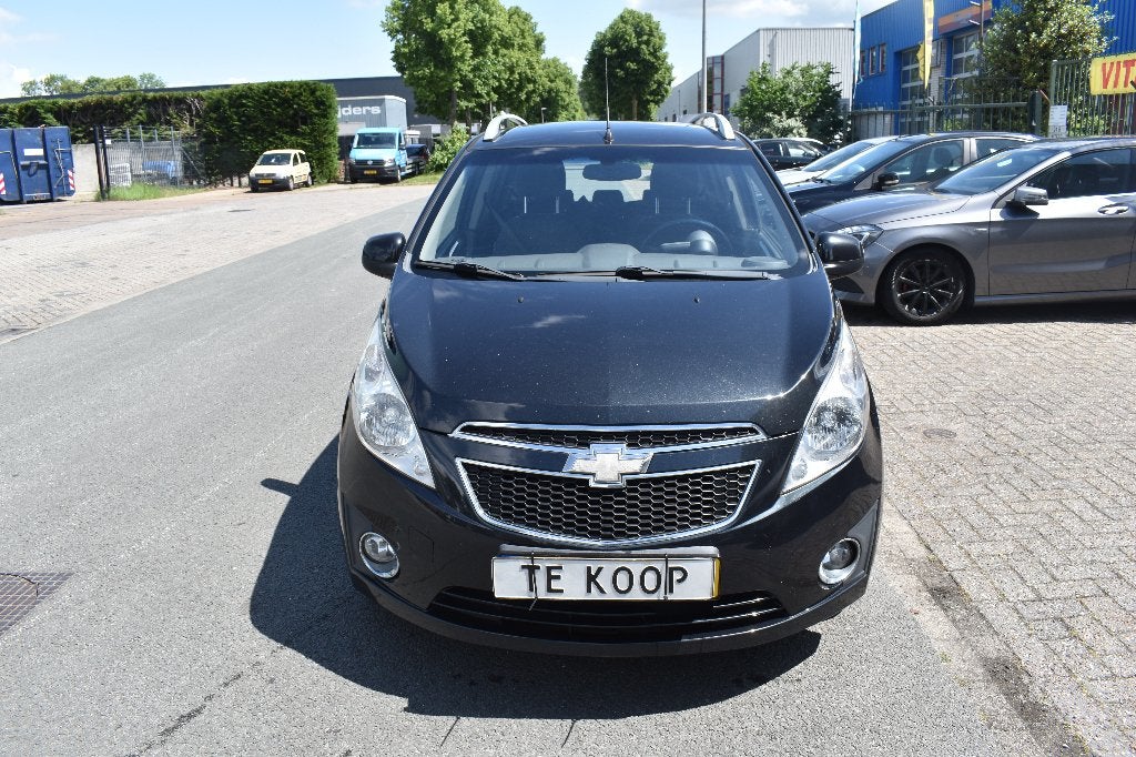 Chevrolet Spark 1.0 Bifuel 2011 Zwart  NIEUWE APK, Auto's, Chevrolet, 15 km/l, 37 €/maand, 4 cilinders, Zwart