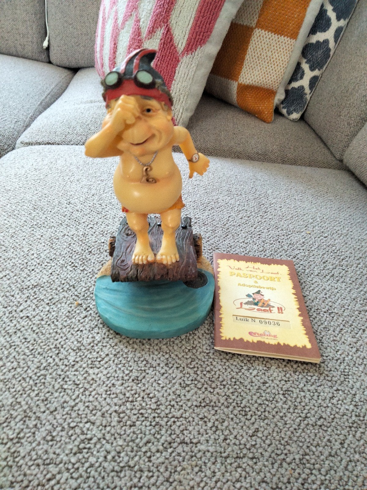 Efteling Laaf beeldje met paspoort Luik N 09036, Verzamelen, Ophalen of Verzenden