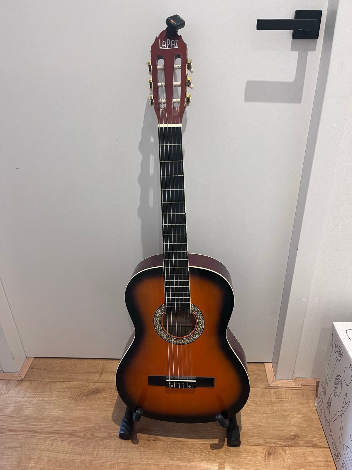 LaPaz Klassieke Gitaar incl. Standaard en tuner, Muziek en Instrumenten, Ophalen, Gebruikt, Klassieke of Spaanse gitaar