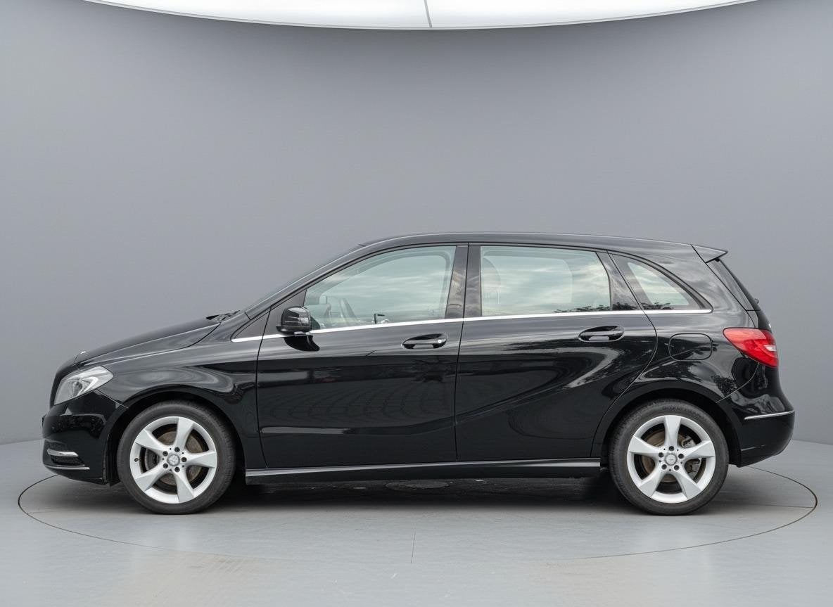 Mercedes B-klasse 180 Prestige | Leder | Memory | Trekhaak, Voorwielaandrijving, Gebruikt, 4 cilinders, Handgeschakeld