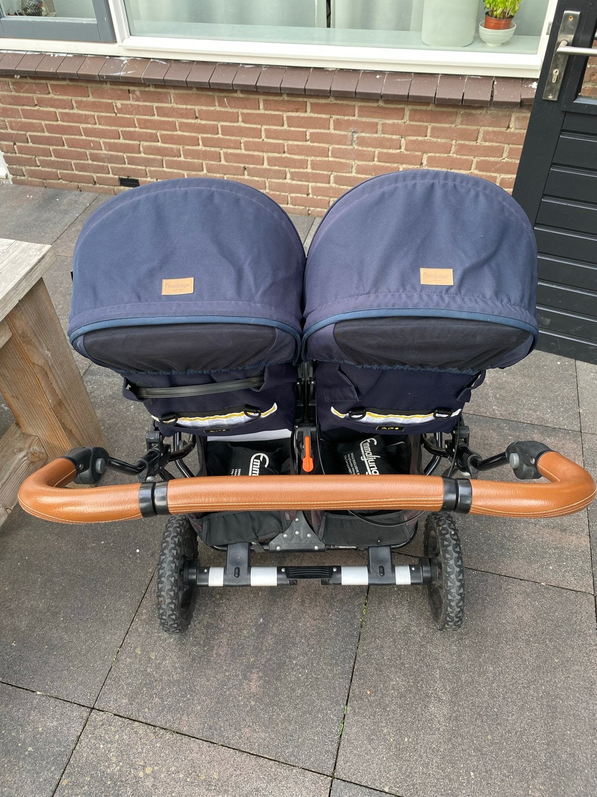 Emmaljunga NXT Twin Duowagen kinderwagen met Reiswiegen, Kinderen en Baby's, Kinderwagens en Combinaties, Gebruikt, Duowagen, Combiwagen