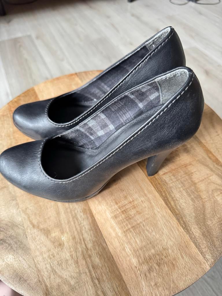 Zwarte Emilio Luca X pumps, maat 38, Kleding | Dames, Schoenen, Ophalen, Zo goed als nieuw, Zwart, Pumps