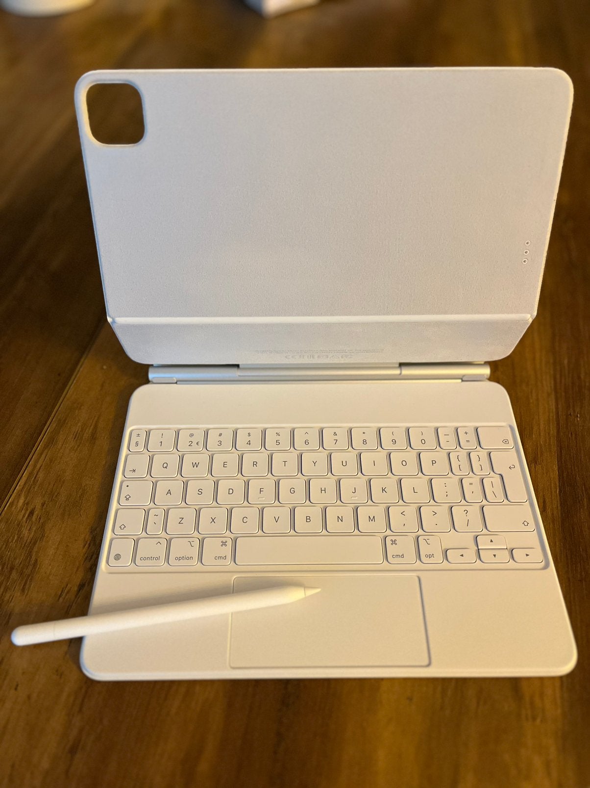 Foto 4 van iPad Air 5 64GB + Apple Pencil + Smart Keyboard + extra hoes