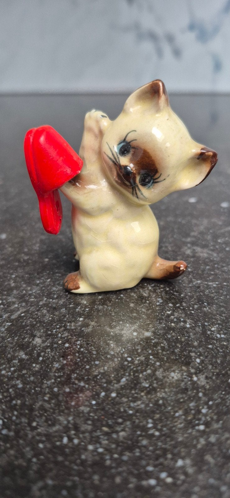 Vintage Siamese kat beeldje met toffel 6.5 cm, Ophalen of Verzenden, Zo goed als nieuw, Hond of Kat, Beeldje of Figuurtje