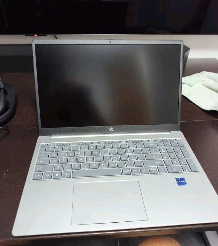 HP Laptop 15-fd0xxx met oplader - Zeer goede staat, Intel Core i5-1235U, 2 tot 3 Ghz, 15 inch, 8 GB