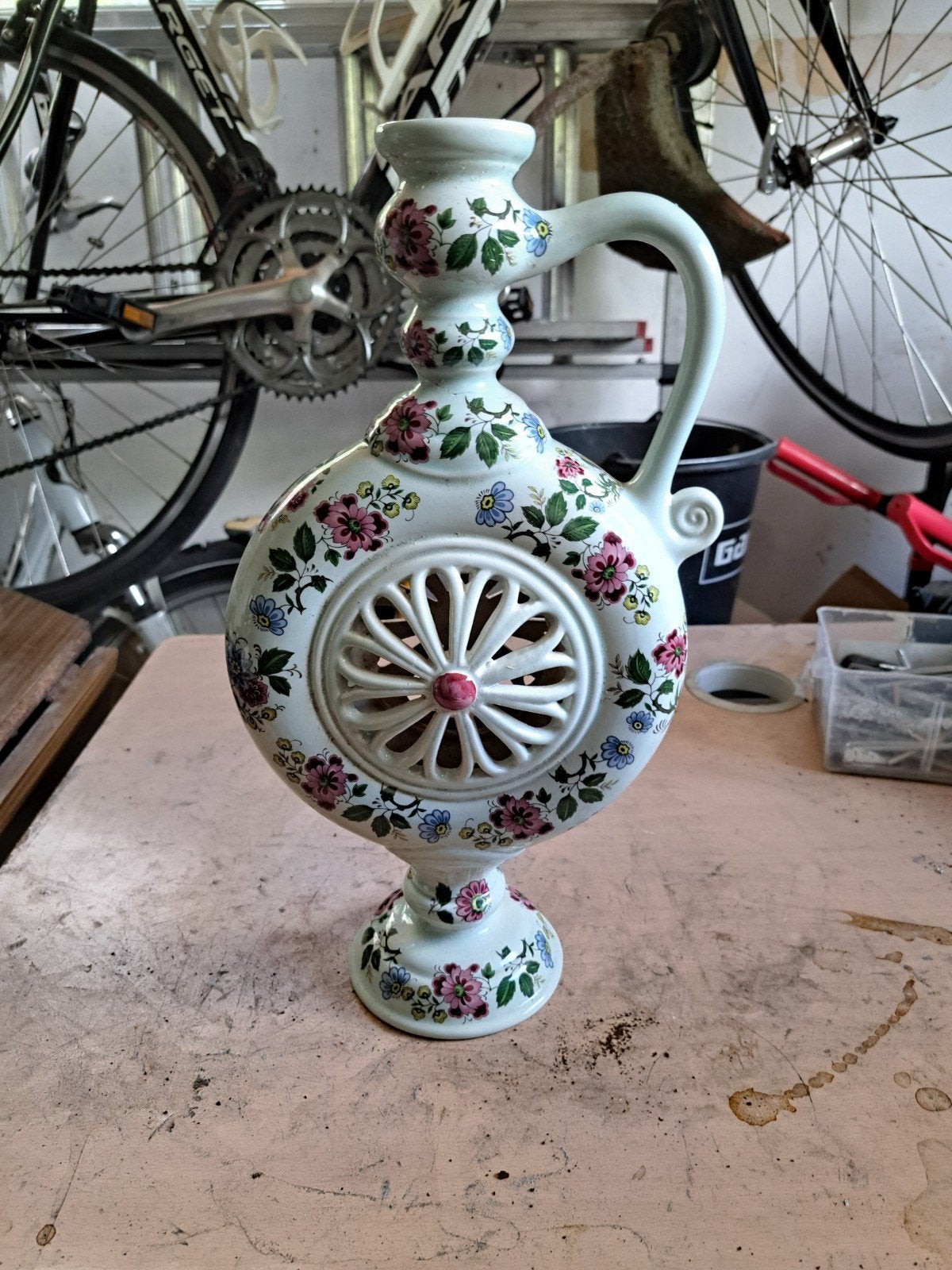 Antieke Boch Faience Karaf met Bloemenmotief, Ophalen of Verzenden