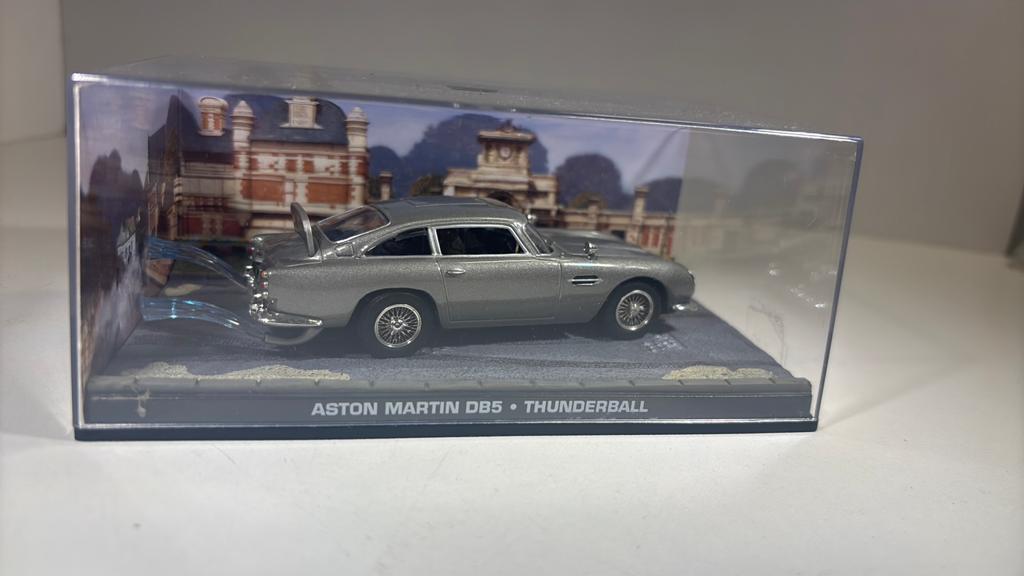 Aston martin db5 thunerball jams bond atlas 1.43