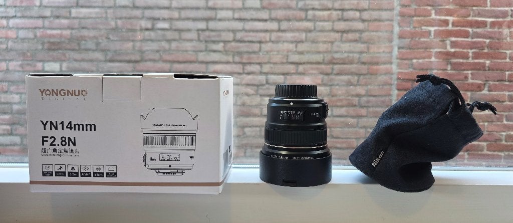 Yongnuo YN 14mm f/2.8 Nikon, Overige merken, 14 mm, Zonnekap, Zo goed als nieuw