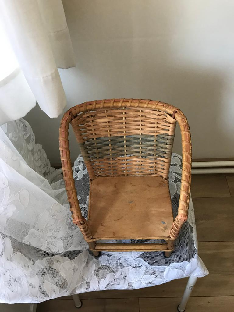 Vintage rieten poppenstoel - perfect voor verzamelaars, Ophalen of Verzenden