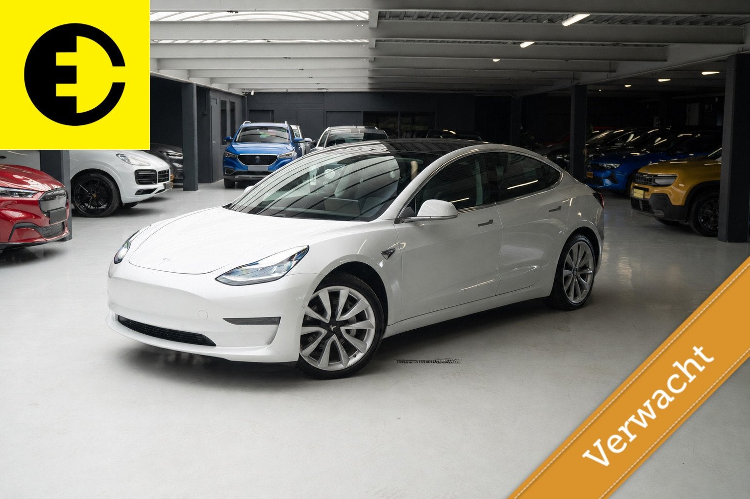 Tesla Model 3 Long Range AWD 75 kWh | Trekhaak | Pano | Lede, Automaat, Wit, 351 pk, 1000 kg