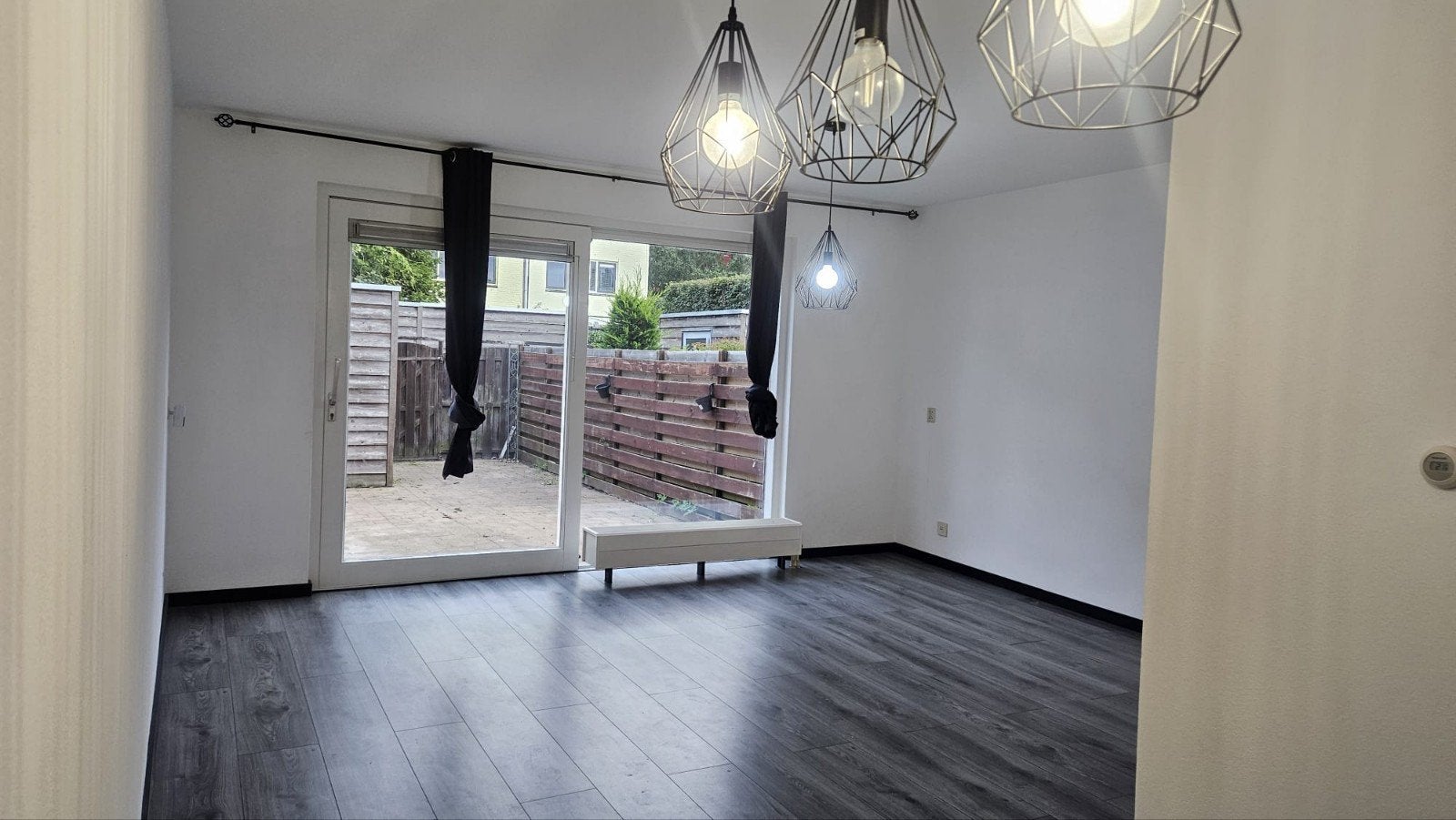NETTE 4 KAMER EENGEZINSWONING ALMERE, Almere