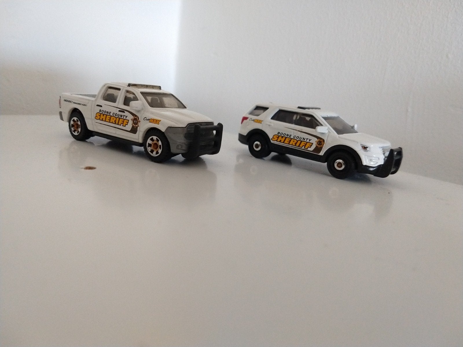 Set van 2 Boone County Sheriff speelgoedauto's, Ophalen of Verzenden, Zo goed als nieuw