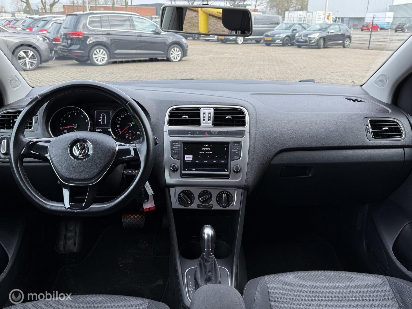 Volkswagen Polo 1.2 TSI Highline |AUTOMAAT|CRUISE|PDC|, Gebruikt, 4 cilinders, 1039 kg, Zwart