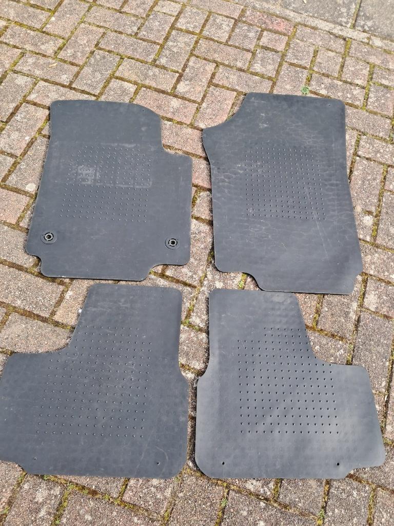 set/4 rubber automatten voor VW Up (z.g.a.n.)., Ophalen, Zo goed als nieuw