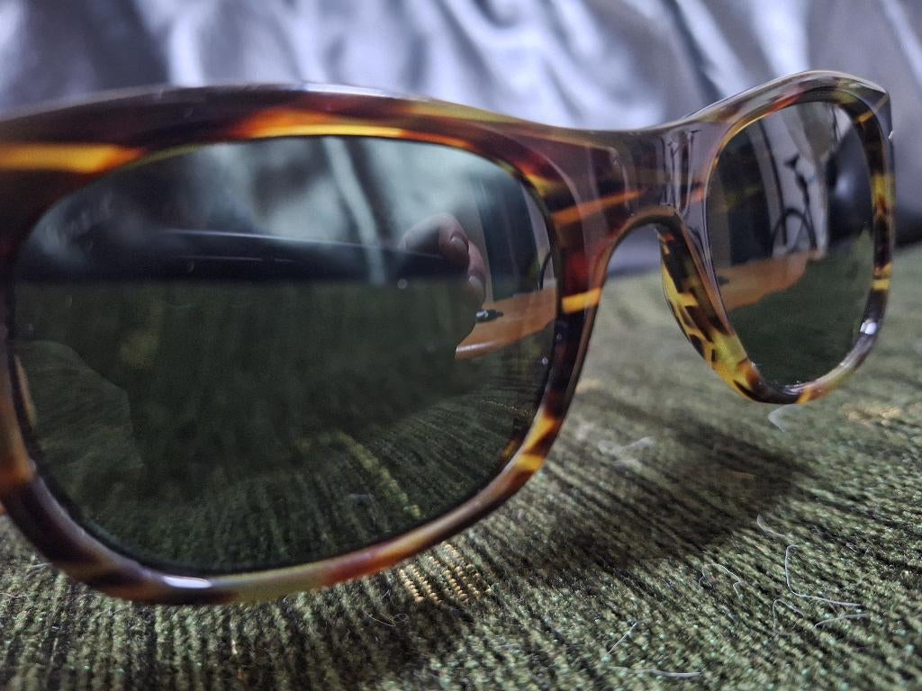 Leuke zonnebril voor dames- merk persol, Sieraden, Tassen en Uiterlijk, Zonnebrillen en Brillen | Dames, Overige merken, Gebruikt