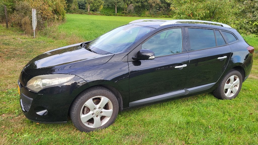 Renault Megane 1.4 TCE 2010 Luxe Uitvoering Lees Advertentie, Auto's, Voorwielaandrijving, Xenon verlichting, Zwart, 4 cilinders