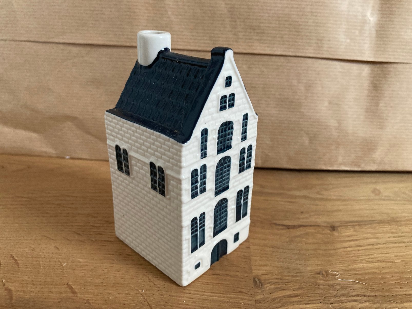 KLM huisje nummer 37, Ophalen of Verzenden, Gebruikt, 21 t/m 40