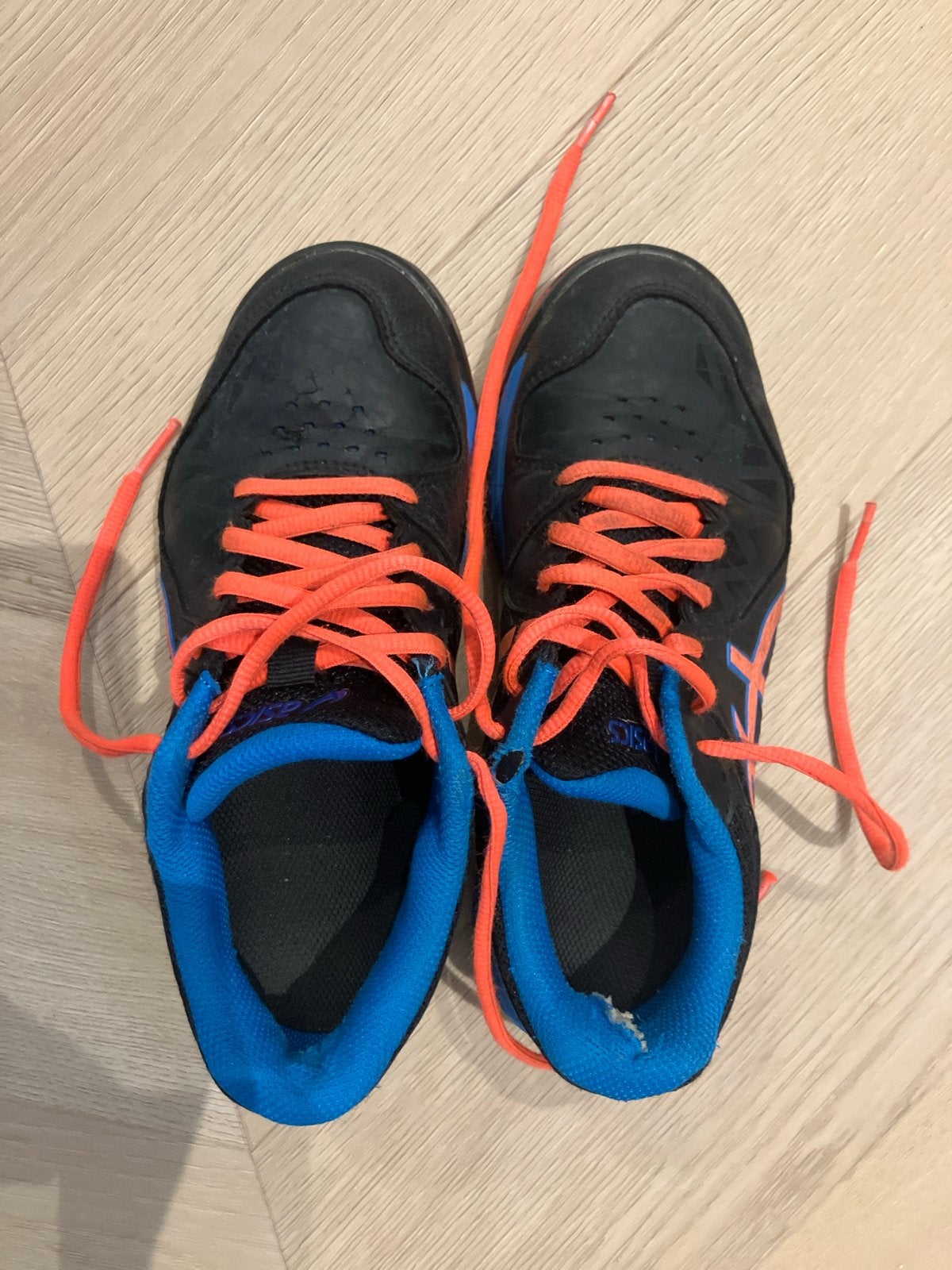 ASICS hockeyschoenen maat 34,5 - Zwart/Oranje/Blauw, Ophalen of Verzenden, Gebruikt, Schoenen
