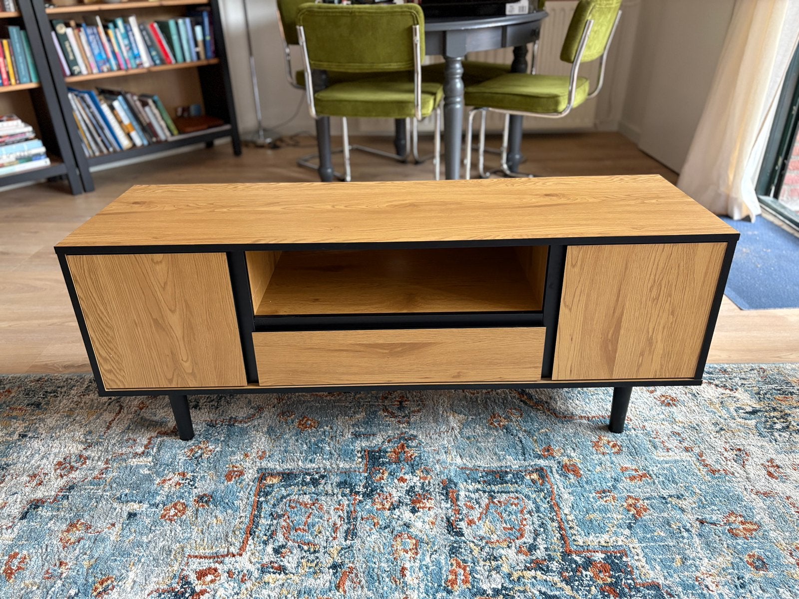 Jysk Odense TV-meubel , 4 maanden oud, Huis en Inrichting, Ophalen, 100 tot 150 cm, Zo goed als nieuw, Minder dan 100 cm