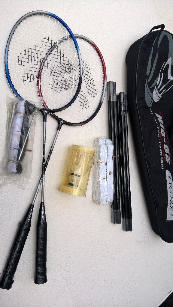 TE koop aangeboden mooi badminton set doe gepast bod., Ophalen of Verzenden, Zo goed als nieuw, Racket(s)
