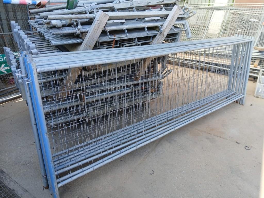 Gebruikte lage bouwhekken 120cm hoog 350cm lang, Ophalen, Gebruikt, IJzer