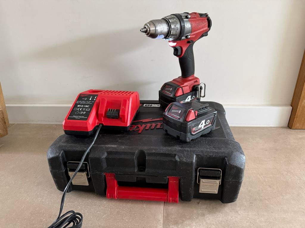 Milwaukee Accu Boormachine M18 FUEL met 2x 4.0Ah accu, Ophalen of Verzenden, Boor- en Schroefmachine, Klopboormechanisme, Gebruikt