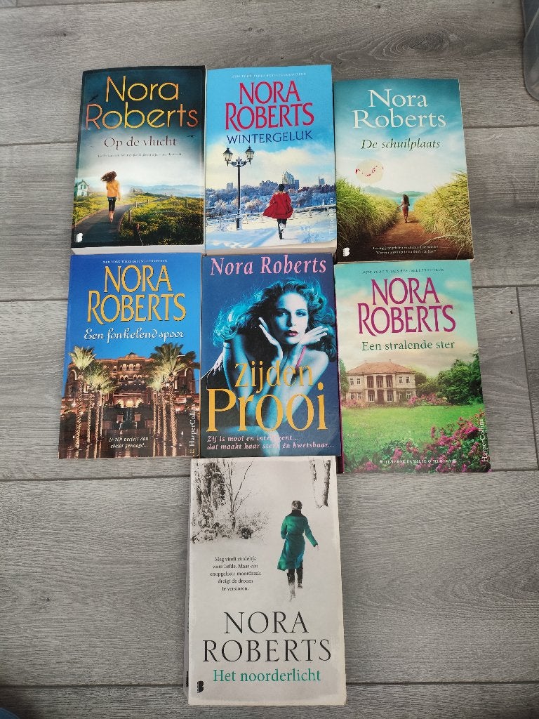 Nora Roberts boeken voor 3,50 euro per stuk., Ophalen of Verzenden, Zo goed als nieuw, Nora Roberts