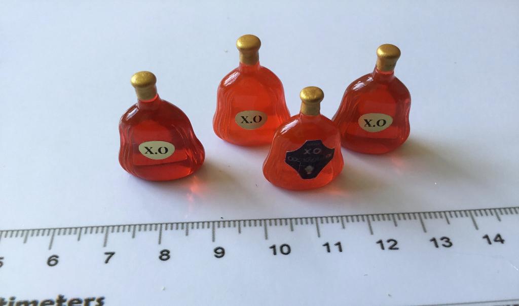 Poppenhuis miniaturen flesjes 344, Ophalen of Verzenden, Nieuw, Poppenhuis