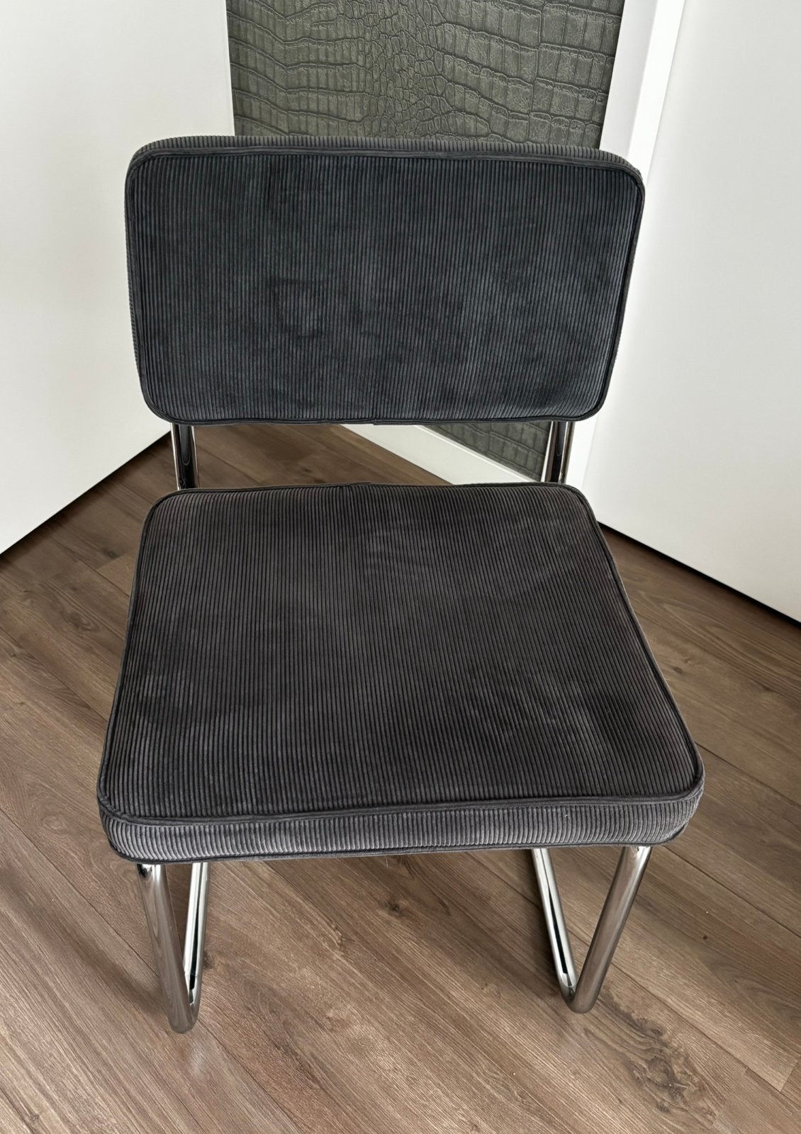 Zgan grijze rib stoel, Ophalen, Hip, modern, Zo goed als nieuw, Metaal
