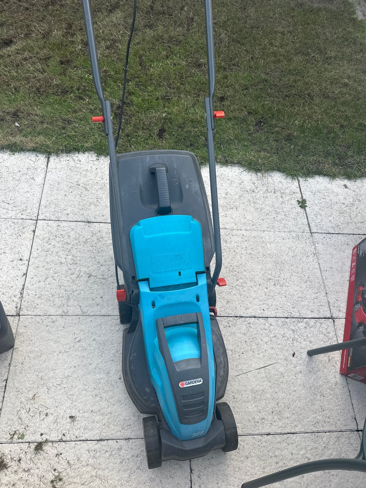 Grasmaaier defect - motor wordt te heet (voor onderdelen/rep, Tuin en Terras, Grasmaaiers, Gebruikt, Elektrische grasmaaier, 30 t/m 39 cm