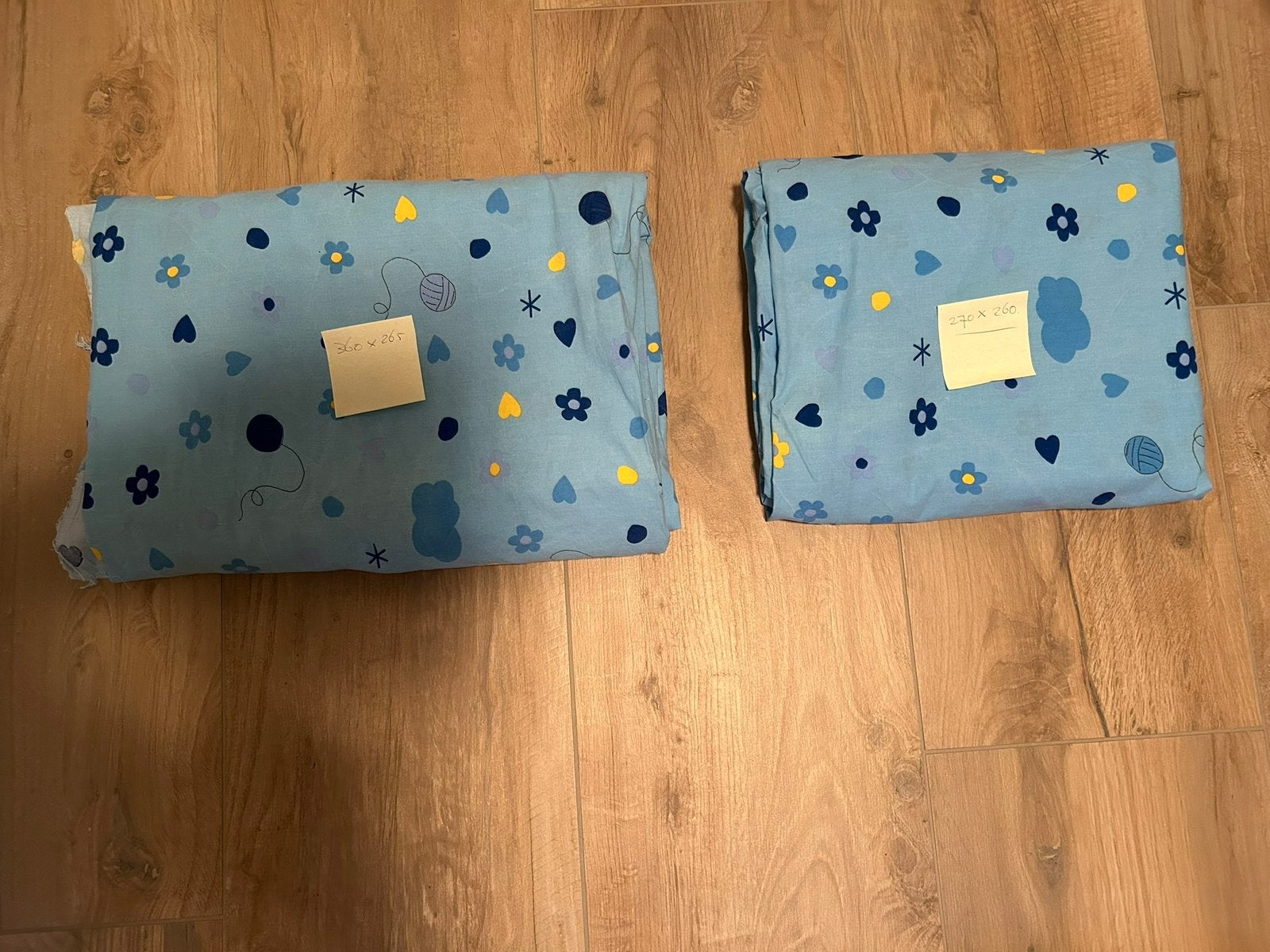 2 grote stukken stof B:360 x L:265 cm en B:270x L:265 cm, Gebruikt, Blauw, 120 cm of meer, 200 cm of meer