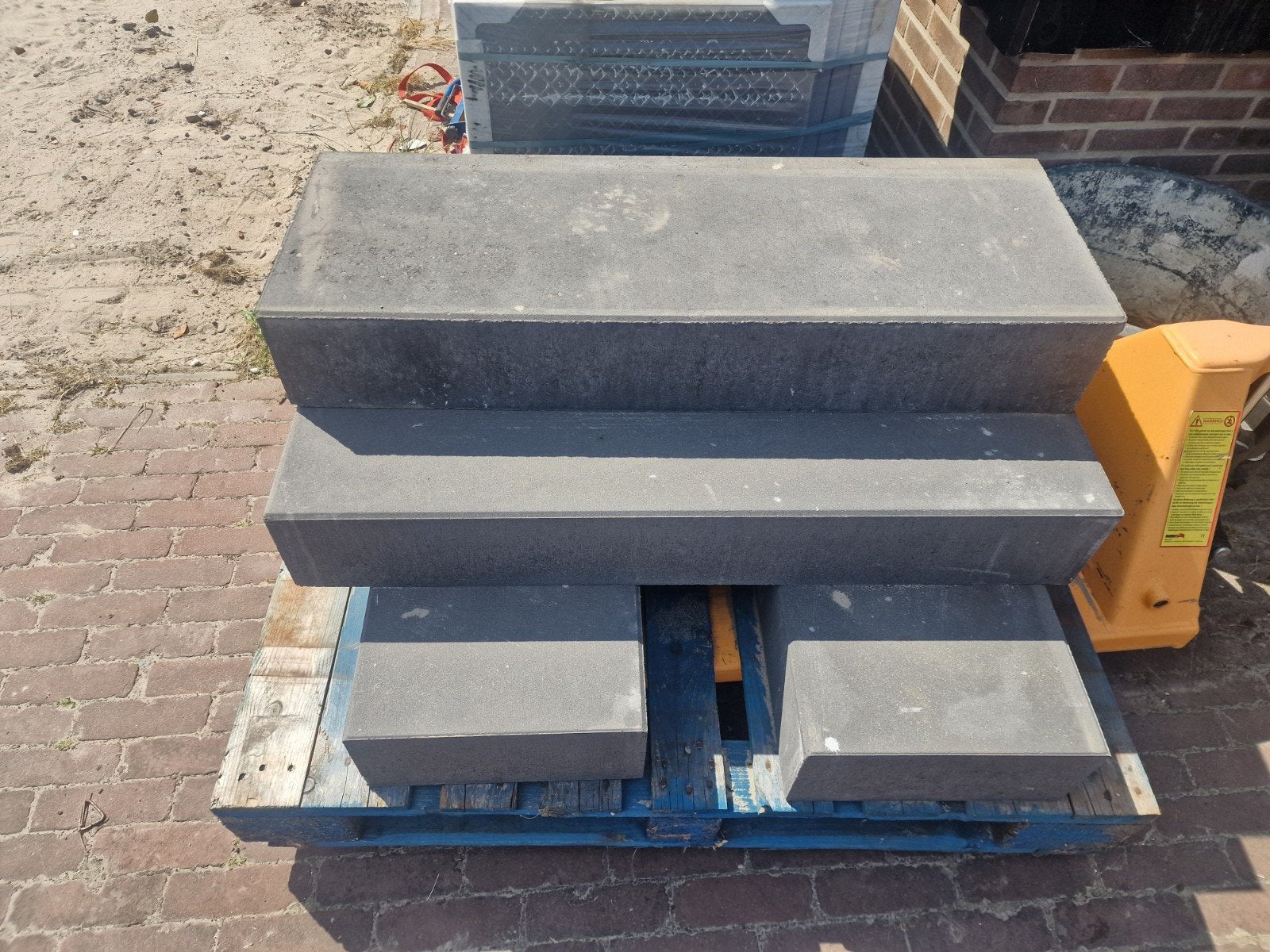 Betonnen traptreden - antraciet, Tuin en Terras, Bielzen en Borders, Ophalen, Gebruikt, 100 tot 200 cm, Blok