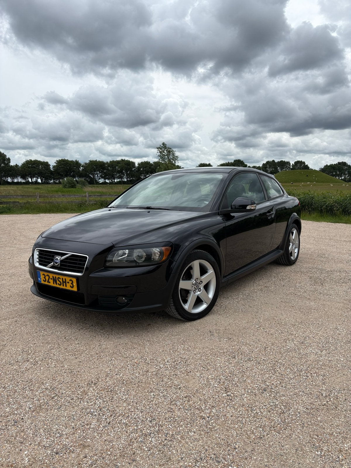 Volvo C30 1.8 2010 Zwart, Auto's, 125 pk, 4 cilinders, 4 stoelen, Zwart