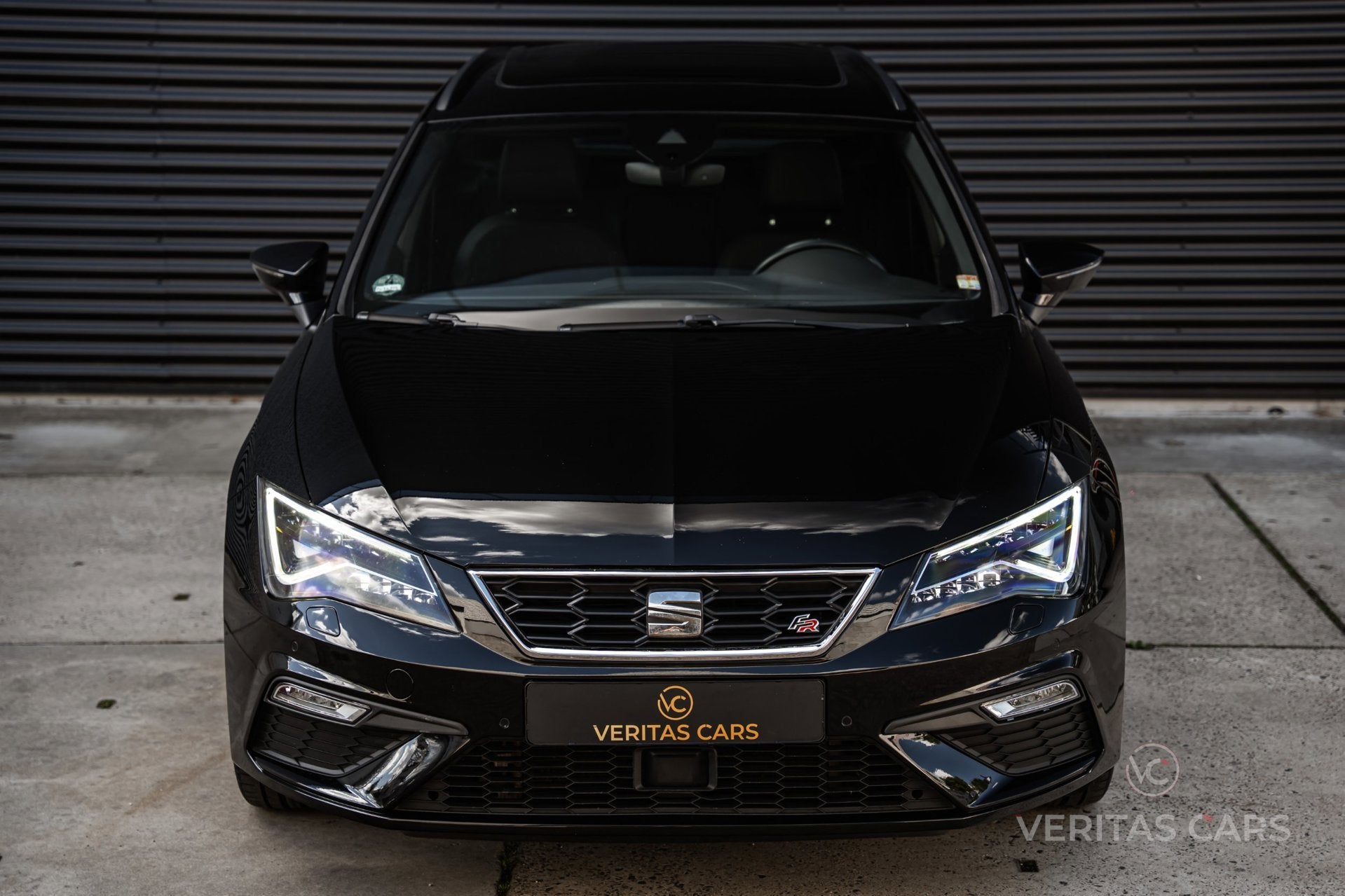 Seat LEON ST 1.8 TSI FR 180PK|Pano|Beats|Camera|Drive Profil, Auto's, 1272 kg, Gebruikt, 4 cilinders, Leon