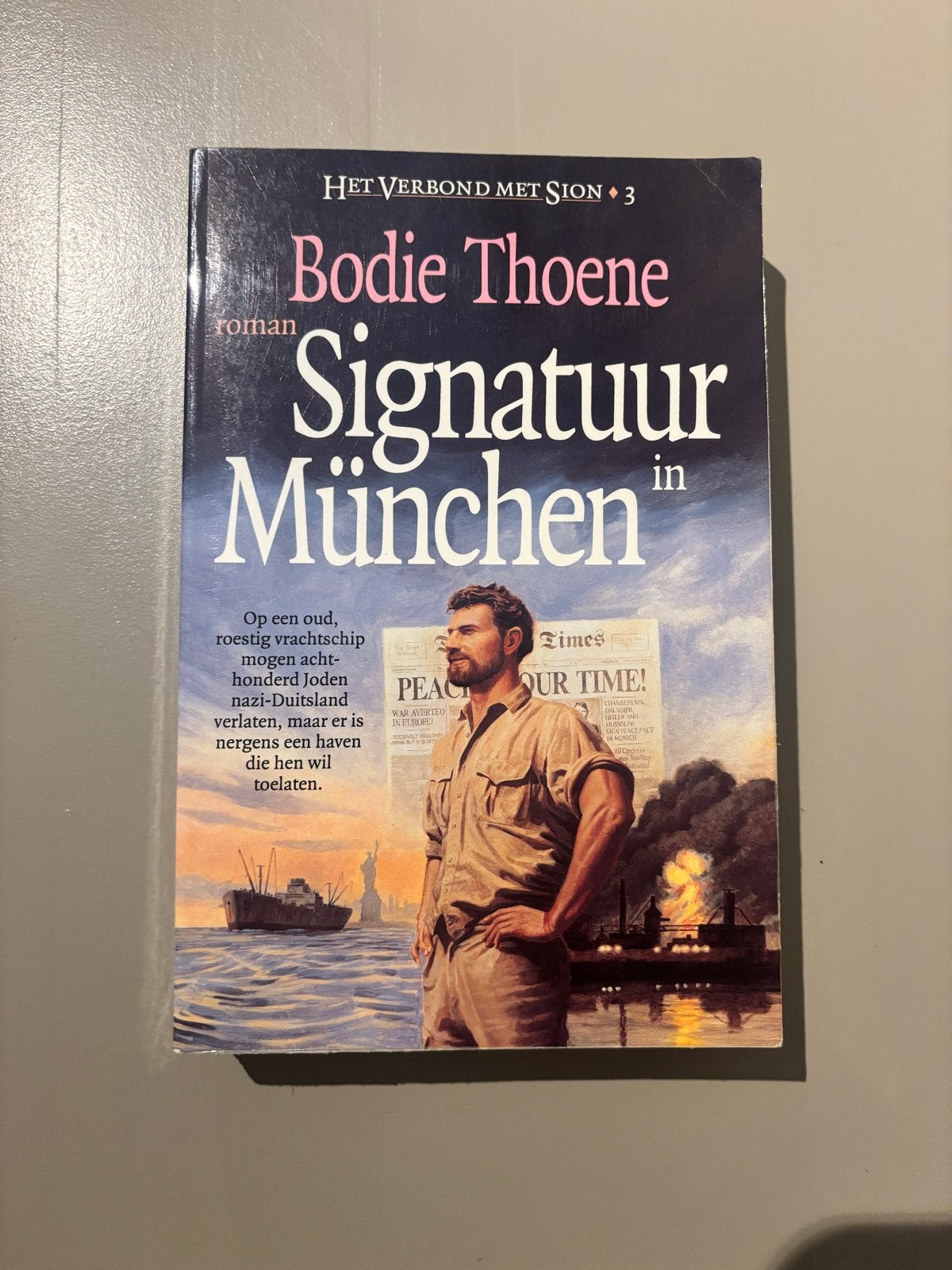 Signatuur in München - Bodie Thoene (Het Verbond met Sion 3), Boeken, Ophalen of Verzenden, Gelezen, Europa overig