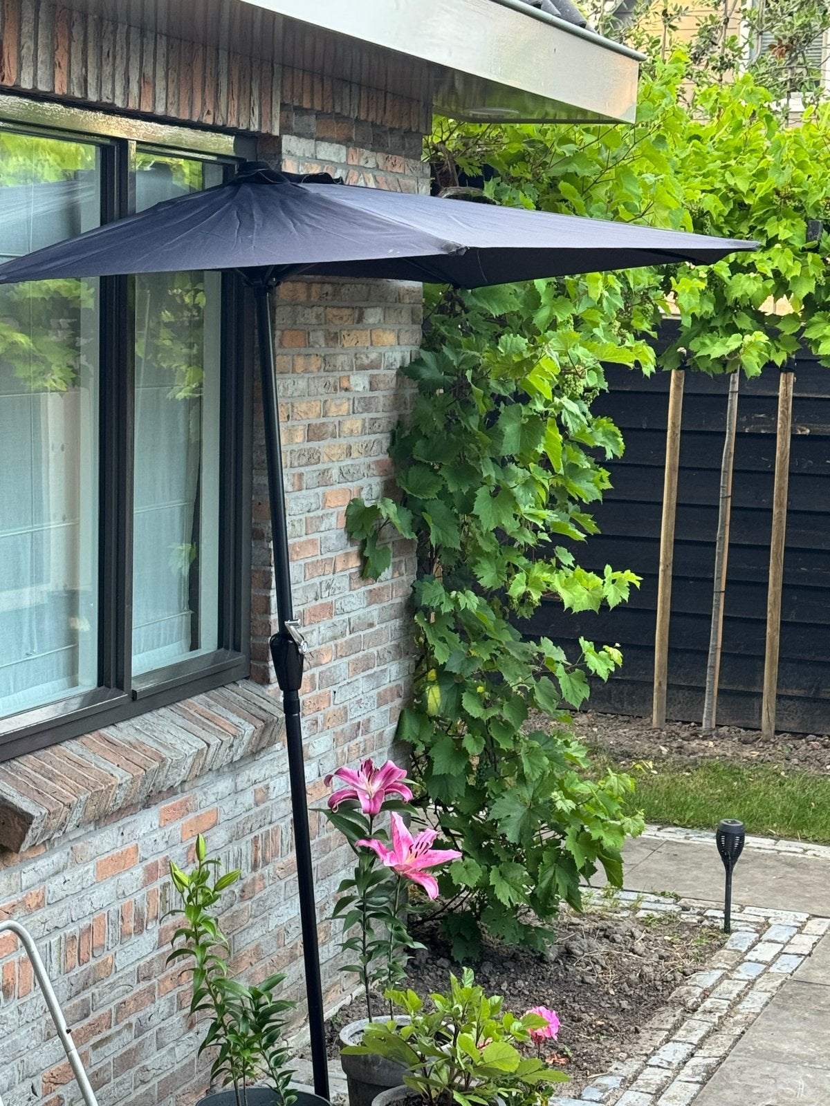 Balkon Parasol Antraciet - 250 cm Diameter, Ophalen, Muurparasol, Verstelbaar, Nieuw