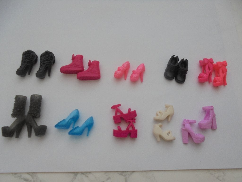 barbie  10 paar barbie schoenen nieuw, Kinderen en Baby's, Ophalen of Verzenden, Nieuw, Barbie