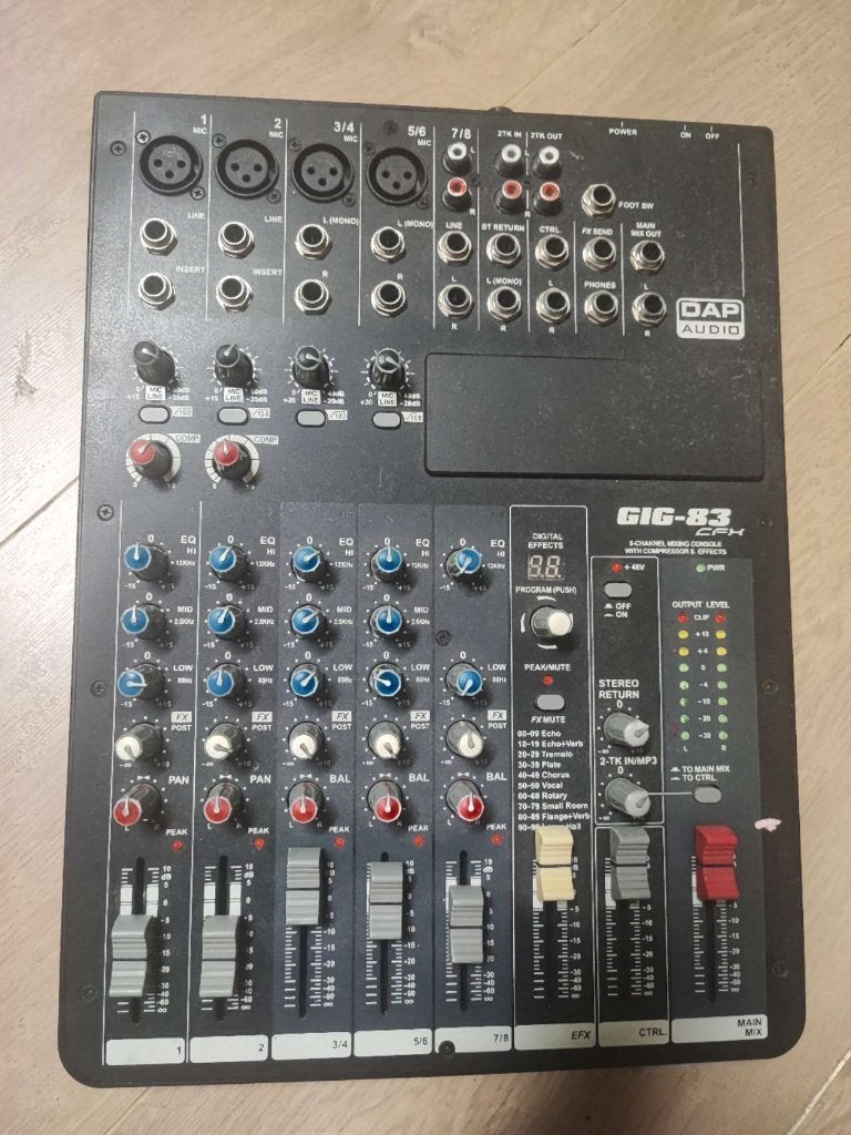 DAPAudio GIG-83CFX 8-kanaals mixermet 100 effecten, Ophalen, Gebruikt, Audio